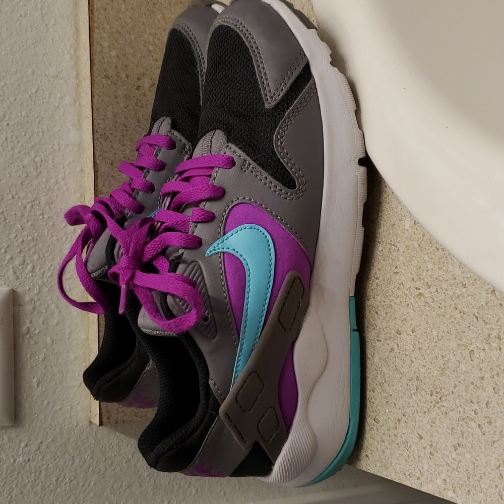 Nike girl  hurachies